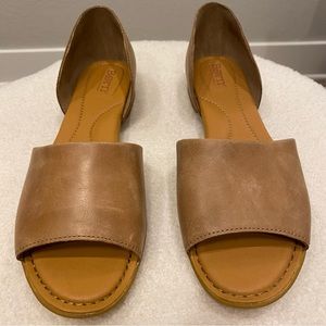 Born Open Toe Flats Size 11 NEW